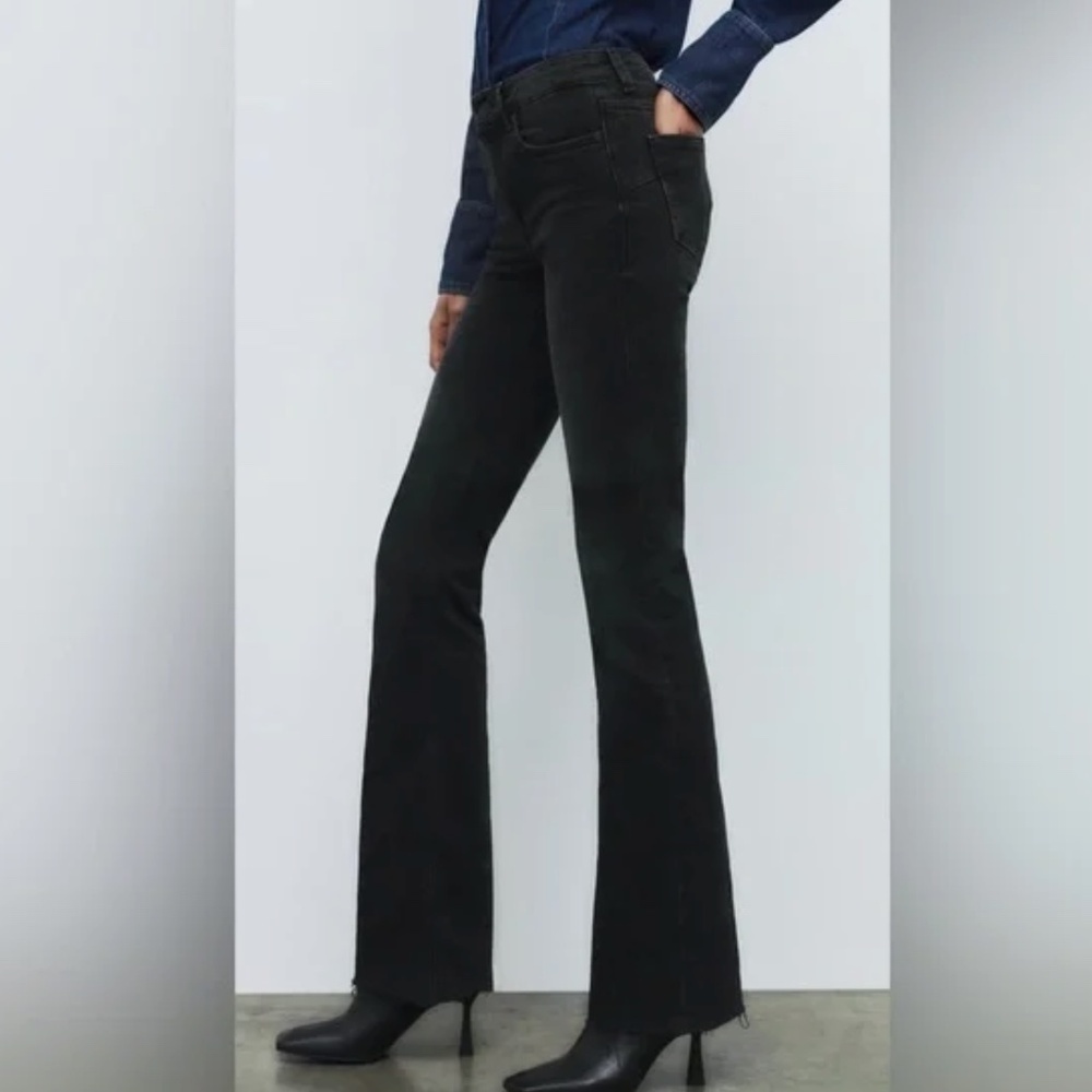 Zara High Waisted Flare Jeans In Black Size 4